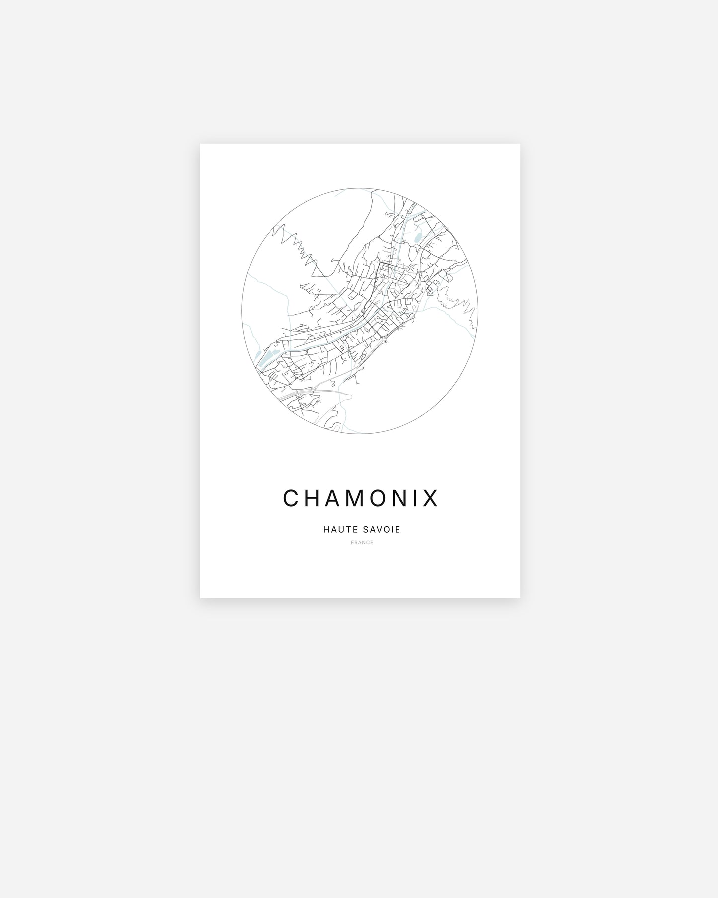 Affiche minimaliste de Chamonix représentant le plan de la ville en design épuré.