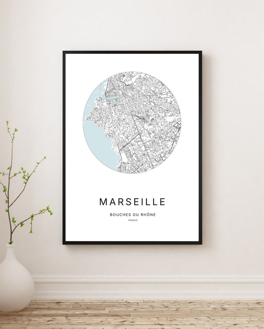 Affiche plan de ville minimaliste de Marseille encadrée en noir.