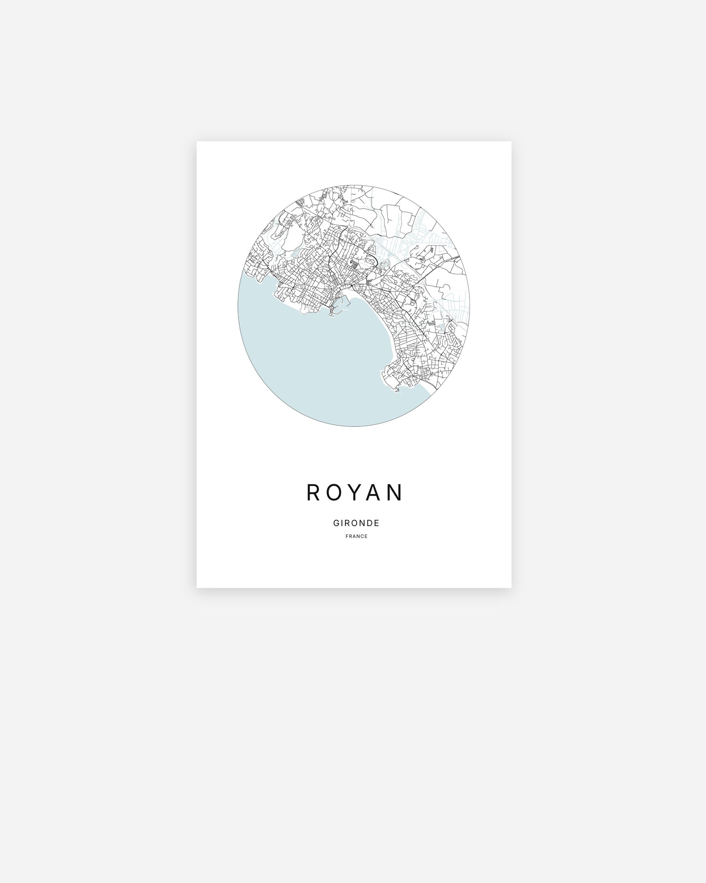 Affiche minimaliste de Royan représentant le plan de la ville en design épuré.
