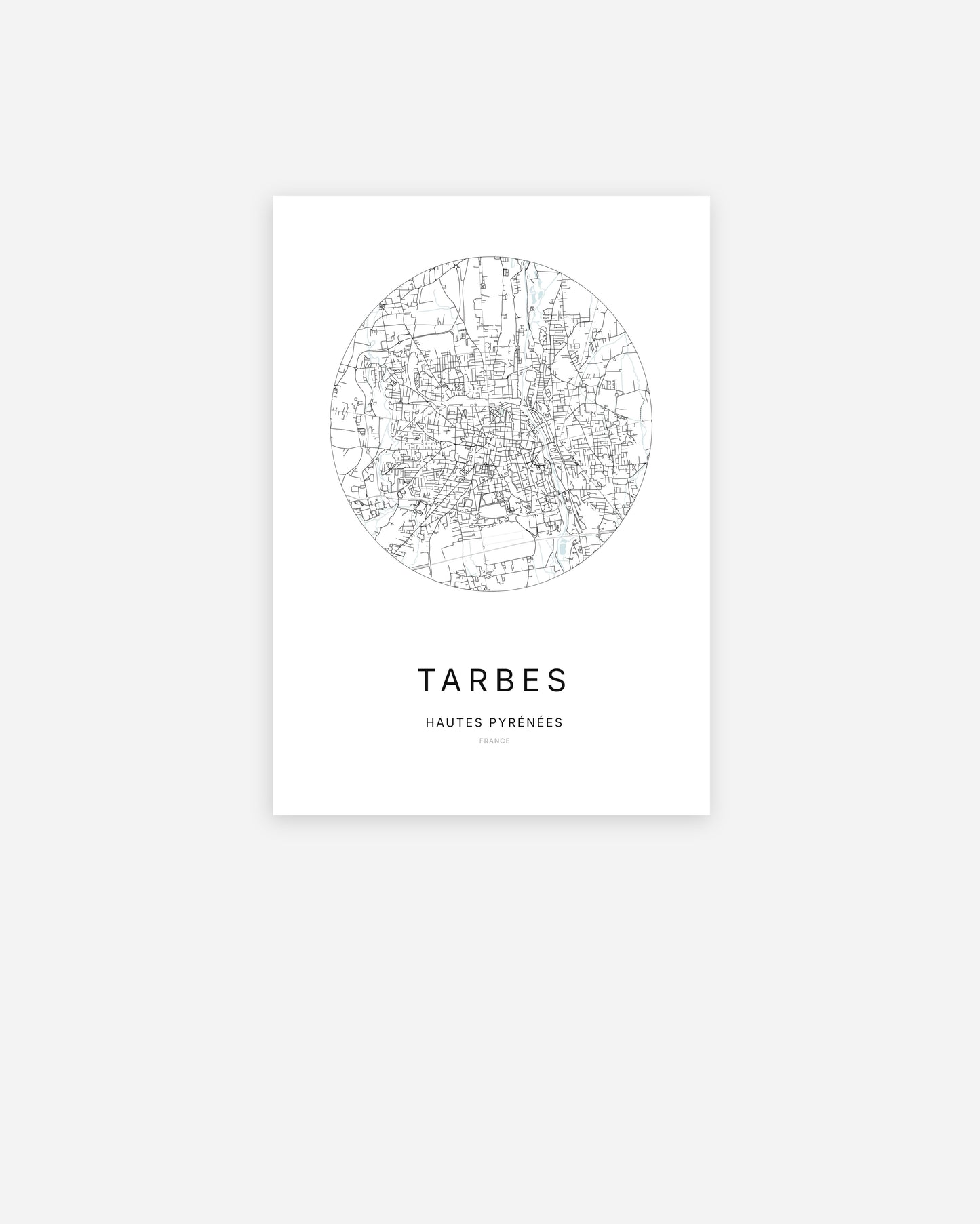 Affiche minimaliste de Tarbes représentant le plan de la ville en design épuré.