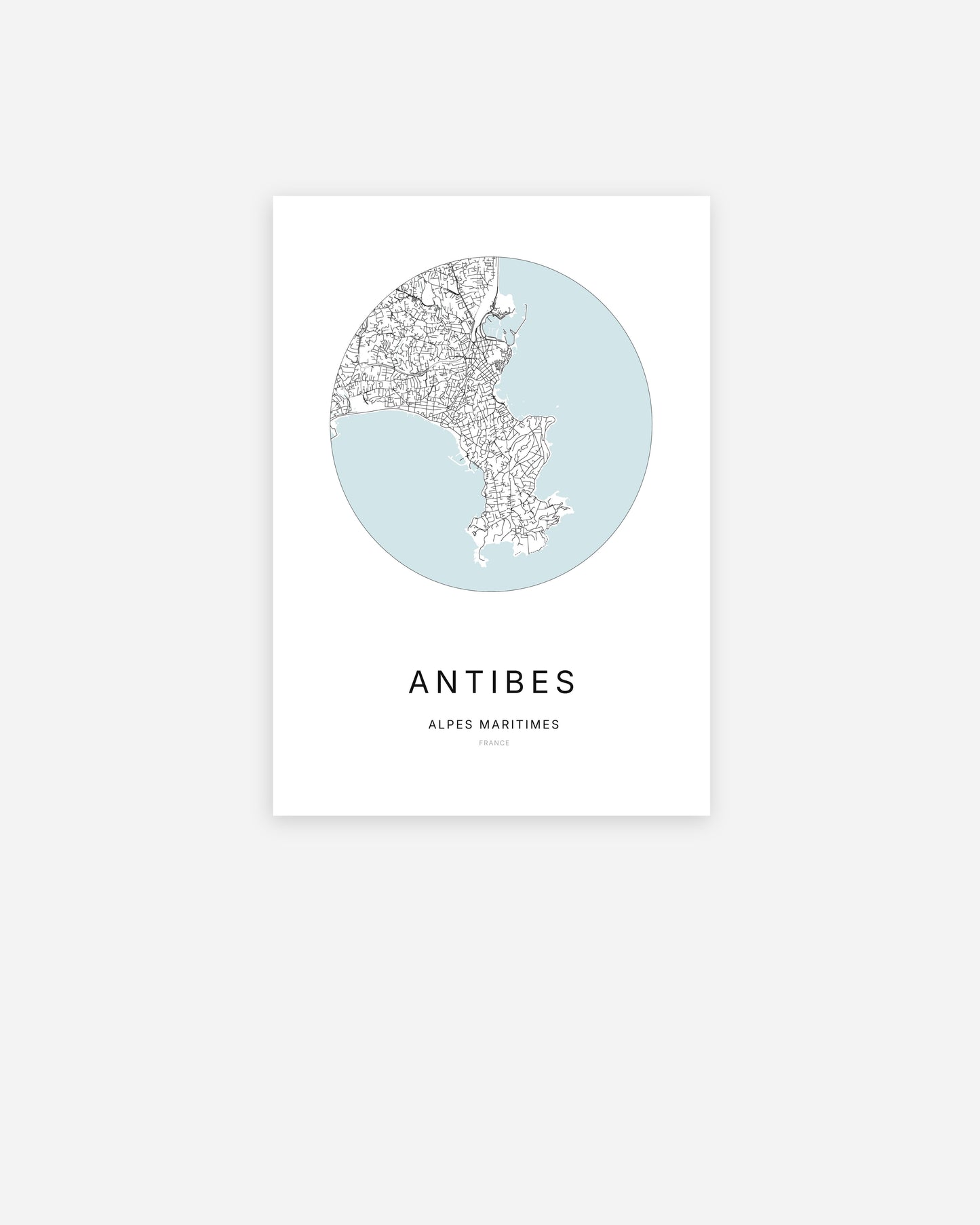 Affiche minimaliste d’Antibes représentant le plan de la ville en design épuré