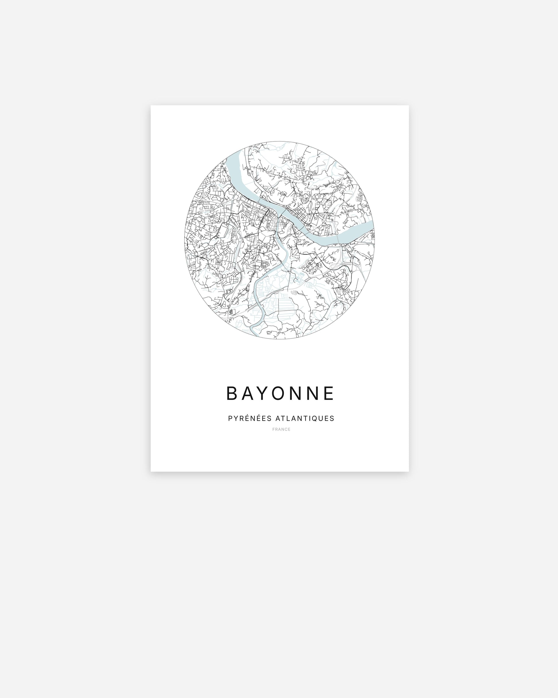 Affiche minimaliste de Bayonne représentant le plan de la ville en design épuré.