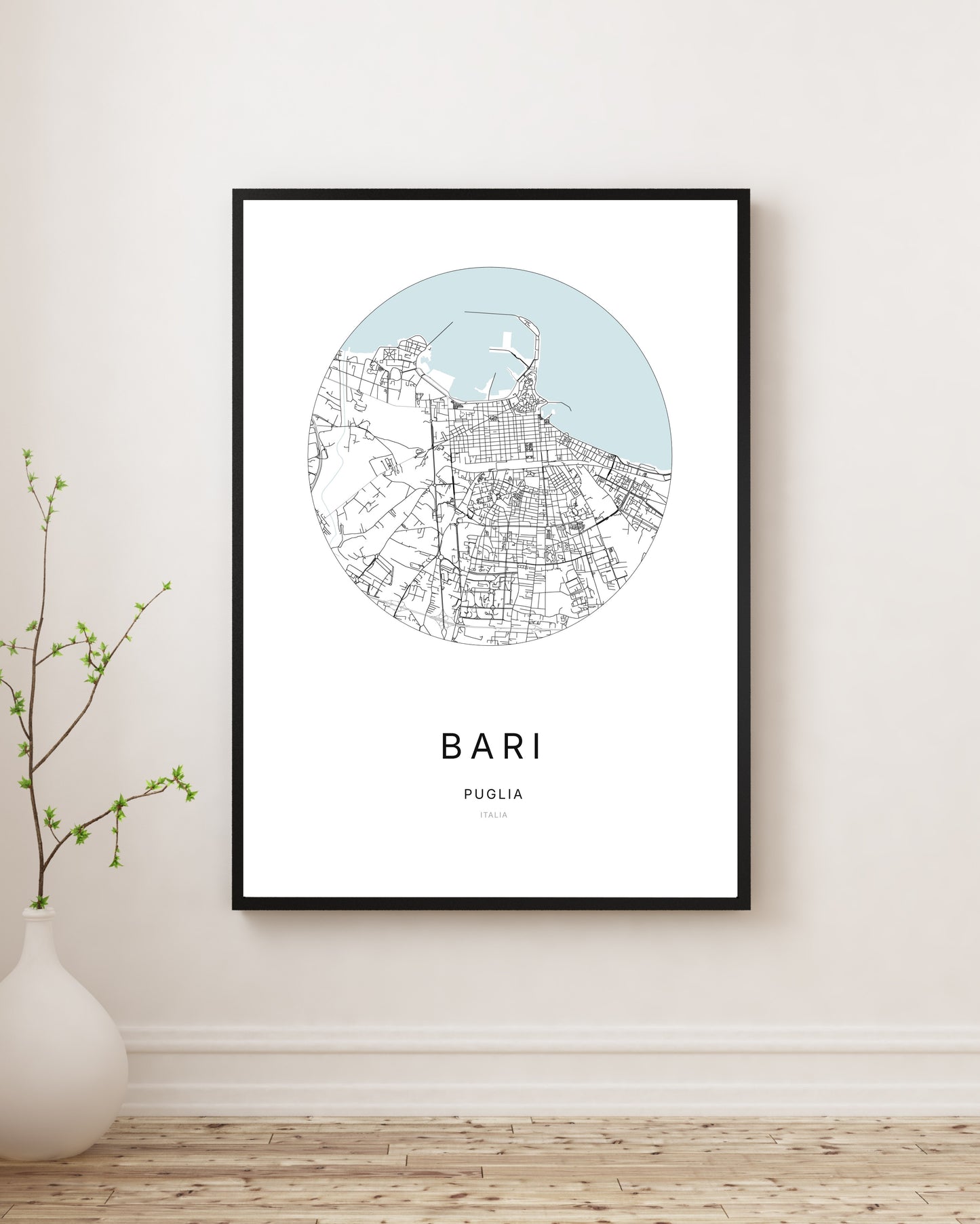 Affiche plan de ville minimaliste de Bari encadrée en noir.