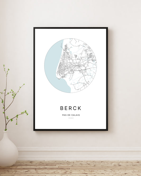 Affiche plan de ville minimaliste de Berck encadrée en noir.
