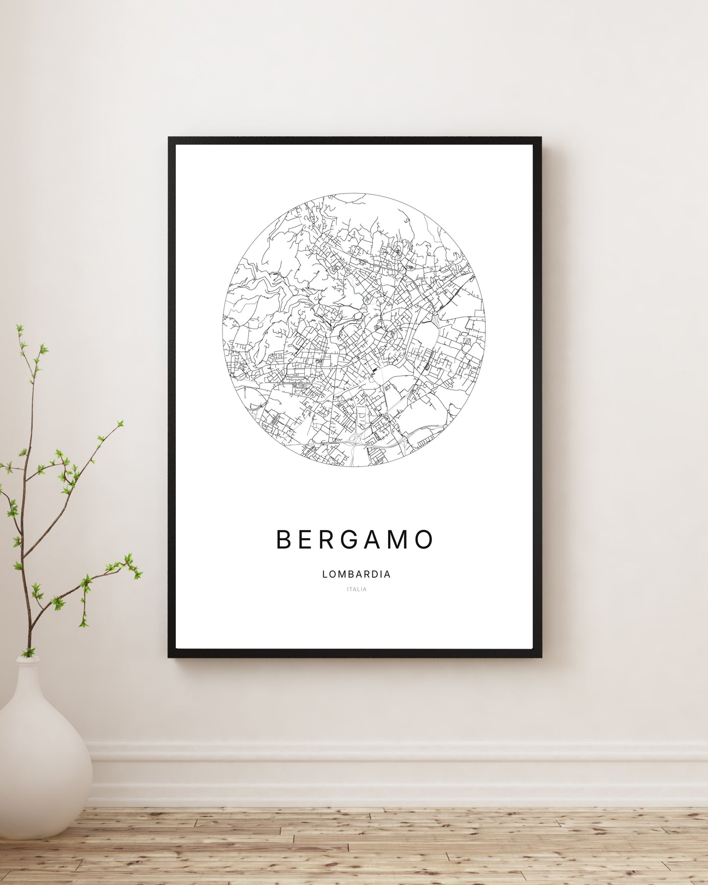Affiche plan de ville minimaliste de Bergamo encadrée en noir.
