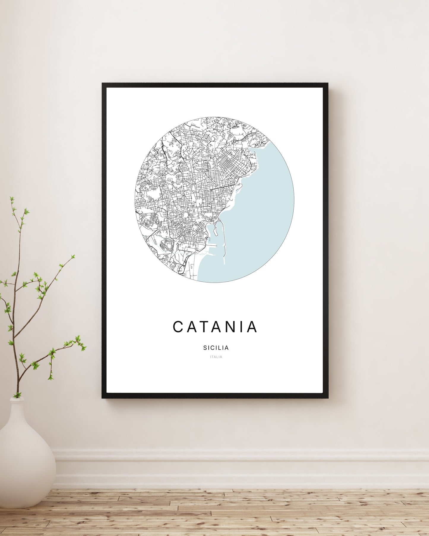 Affiche plan de ville minimaliste de Catania encadrée en noir.