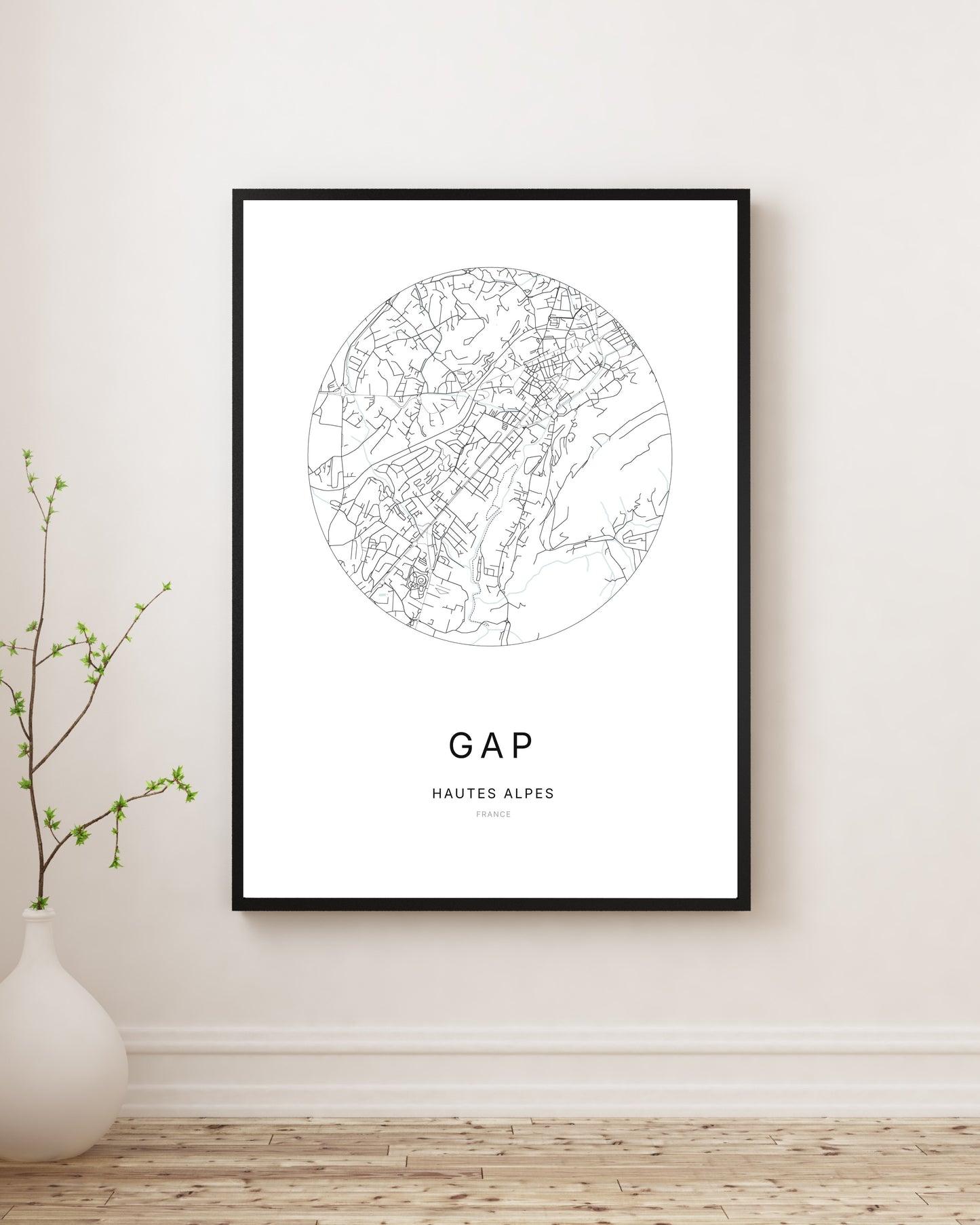 Affiche plan de ville minimaliste de Gap encadrée en noir.