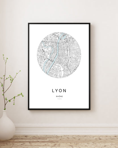 Affiche plan de ville minimaliste de Lyon encadrée en noir.