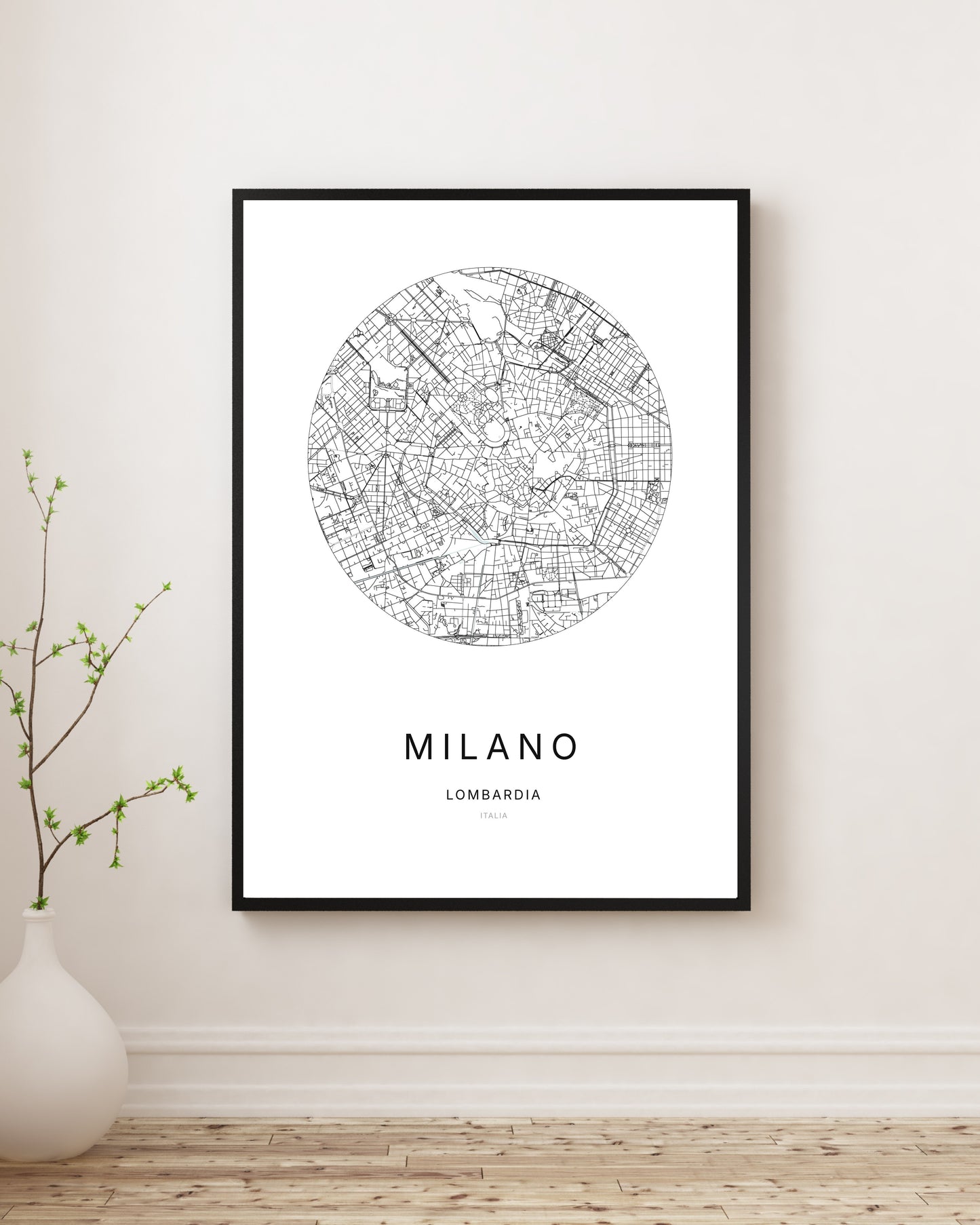 Affiche plan de ville minimaliste de Milano encadrée en noir.