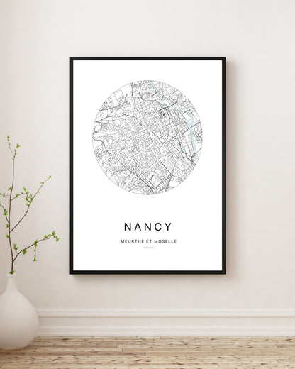 Affiche plan de ville minimaliste de Nancy encadrée en noir.