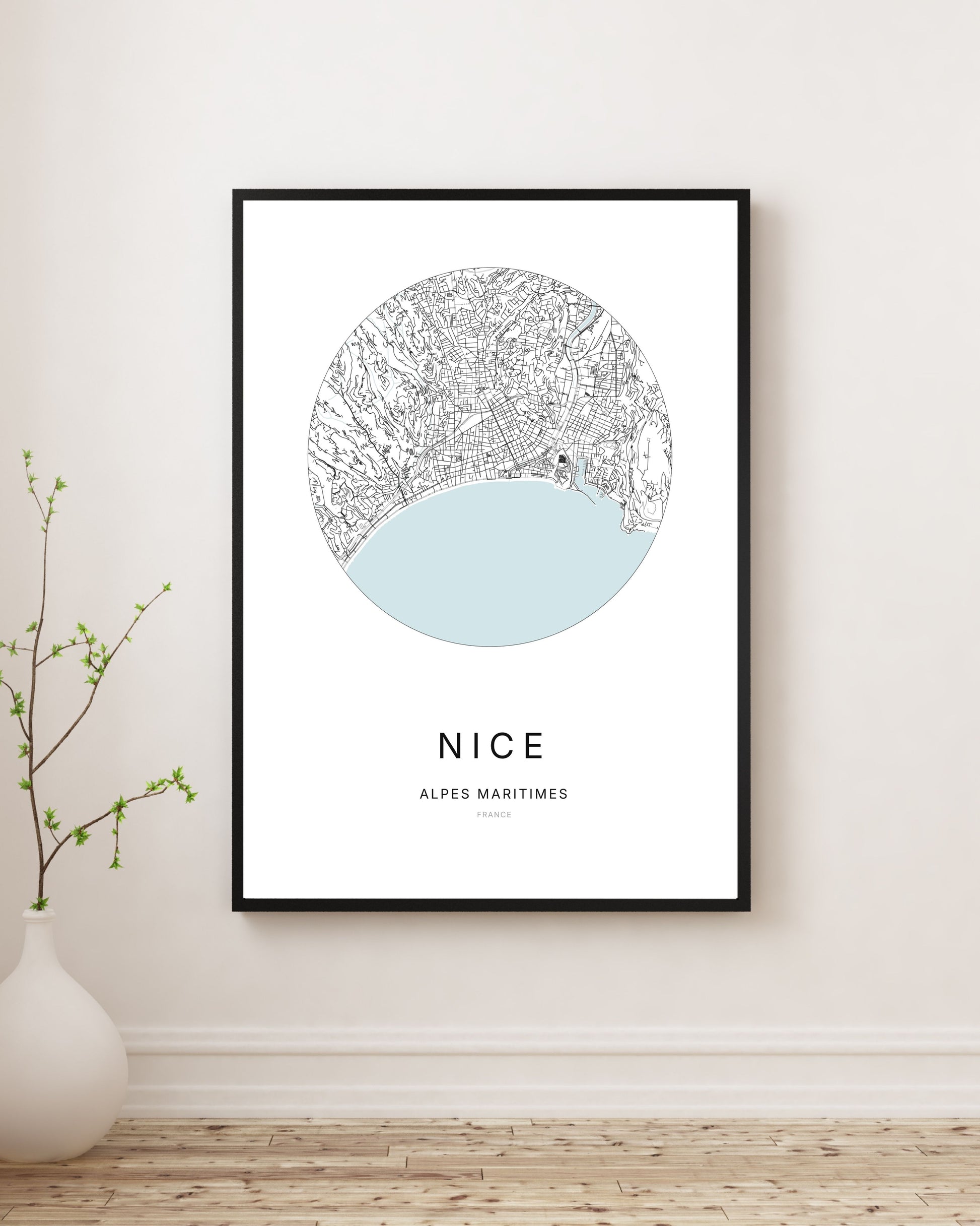 Affiche plan de ville minimaliste de Nice encadrée en noir