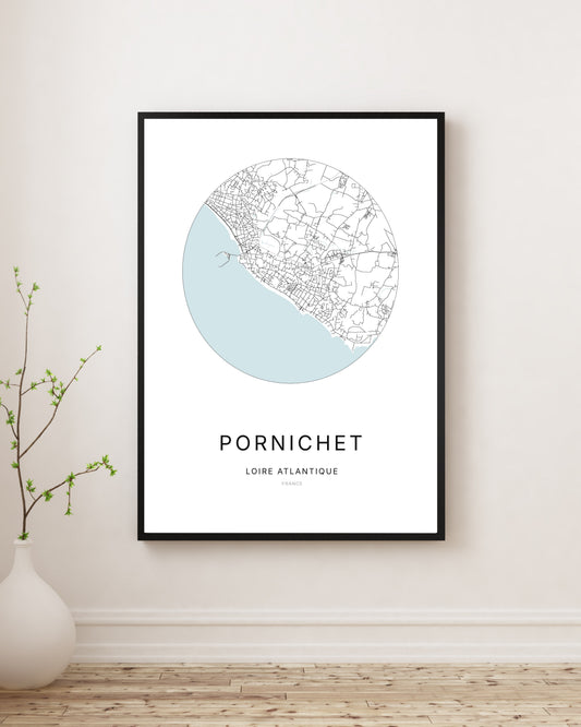 Affiche plan de ville minimaliste de Pornichet encadrée en noir.