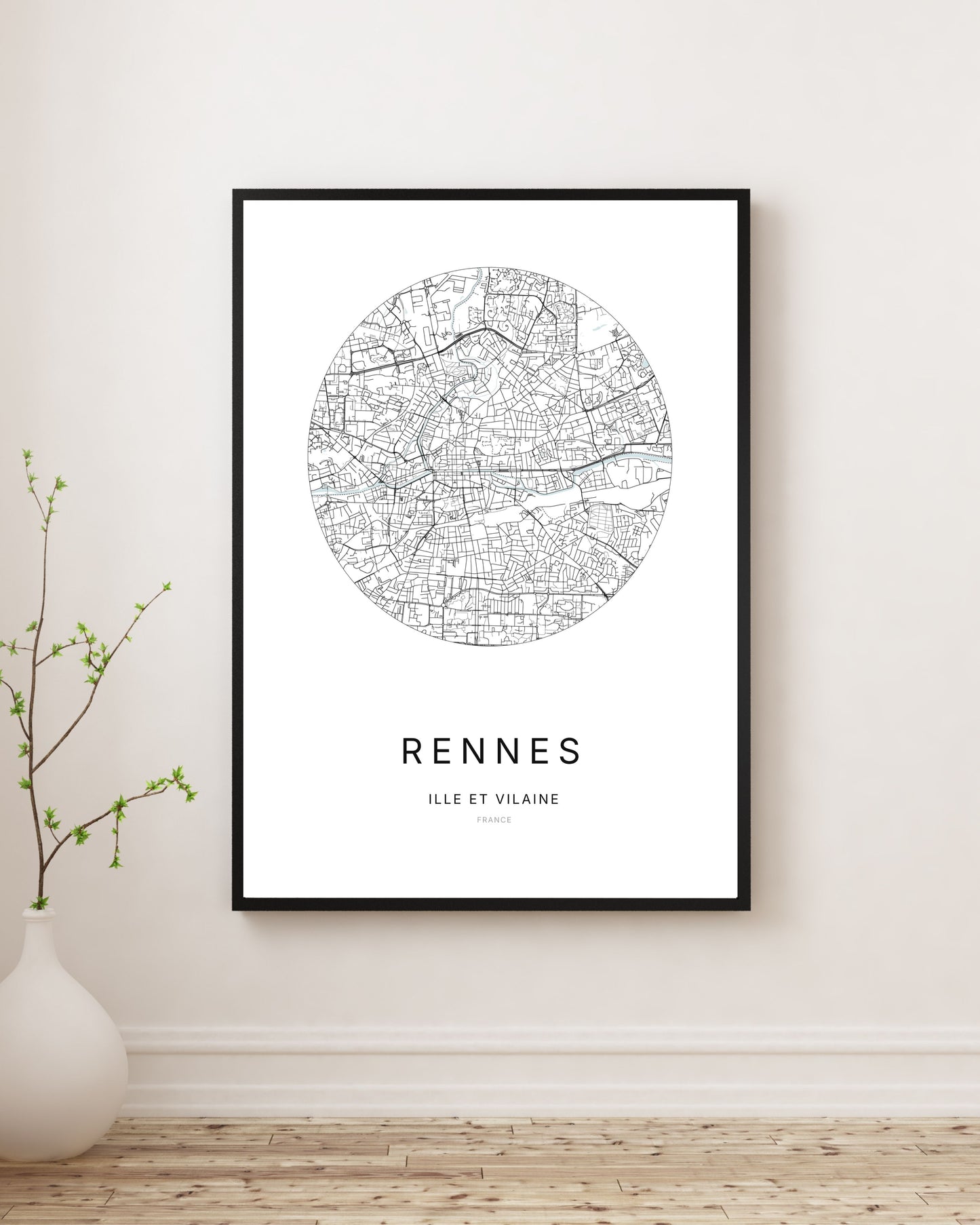 Affiche plan de ville minimaliste de Rennes encadrée en noir.