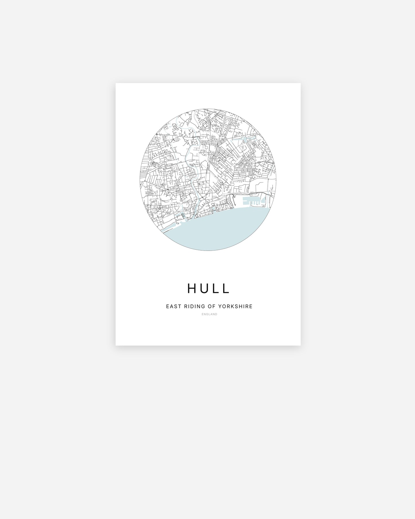 Trio d’affiches de Hull, York et Leeds dans un salon.