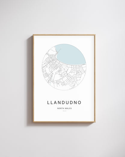 Poster représentant le plan de la ville de Llandudno.