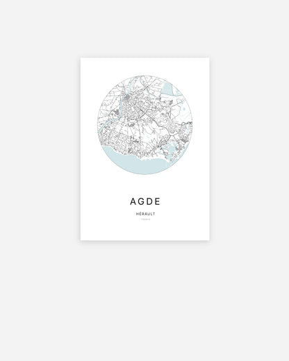 Affiche minimaliste d’Agde représentant le plan de la ville en design épuré.