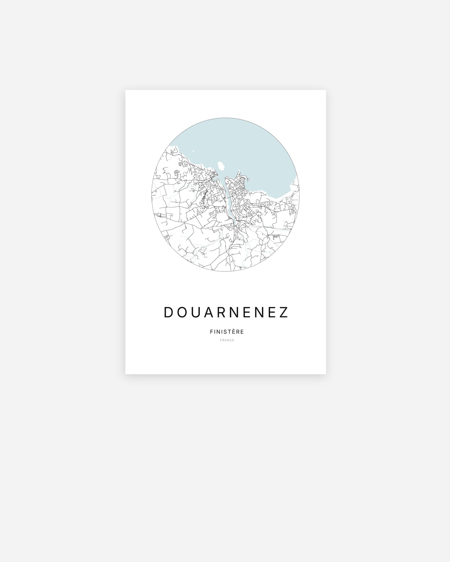Affiche minimaliste de Douarnenez représentant le plan de la ville en design épuré.