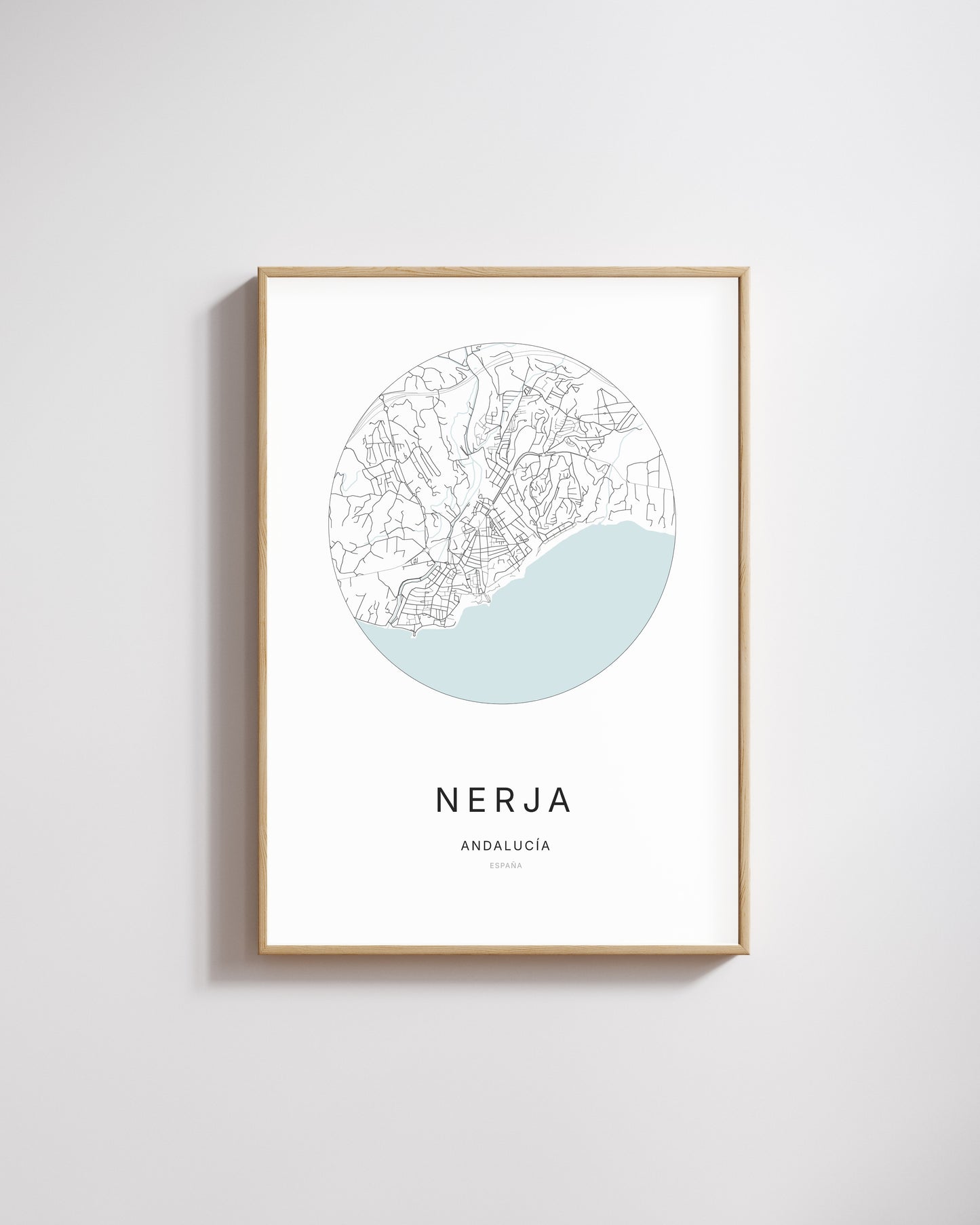 Poster représentant le plan de la ville de Nerja.
