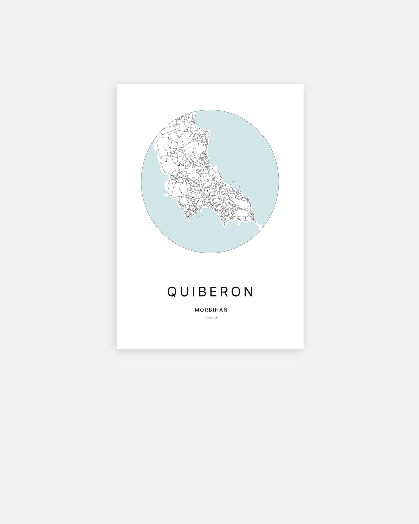 Affiche minimaliste de Quiberon représentant le plan de la ville en design épuré.