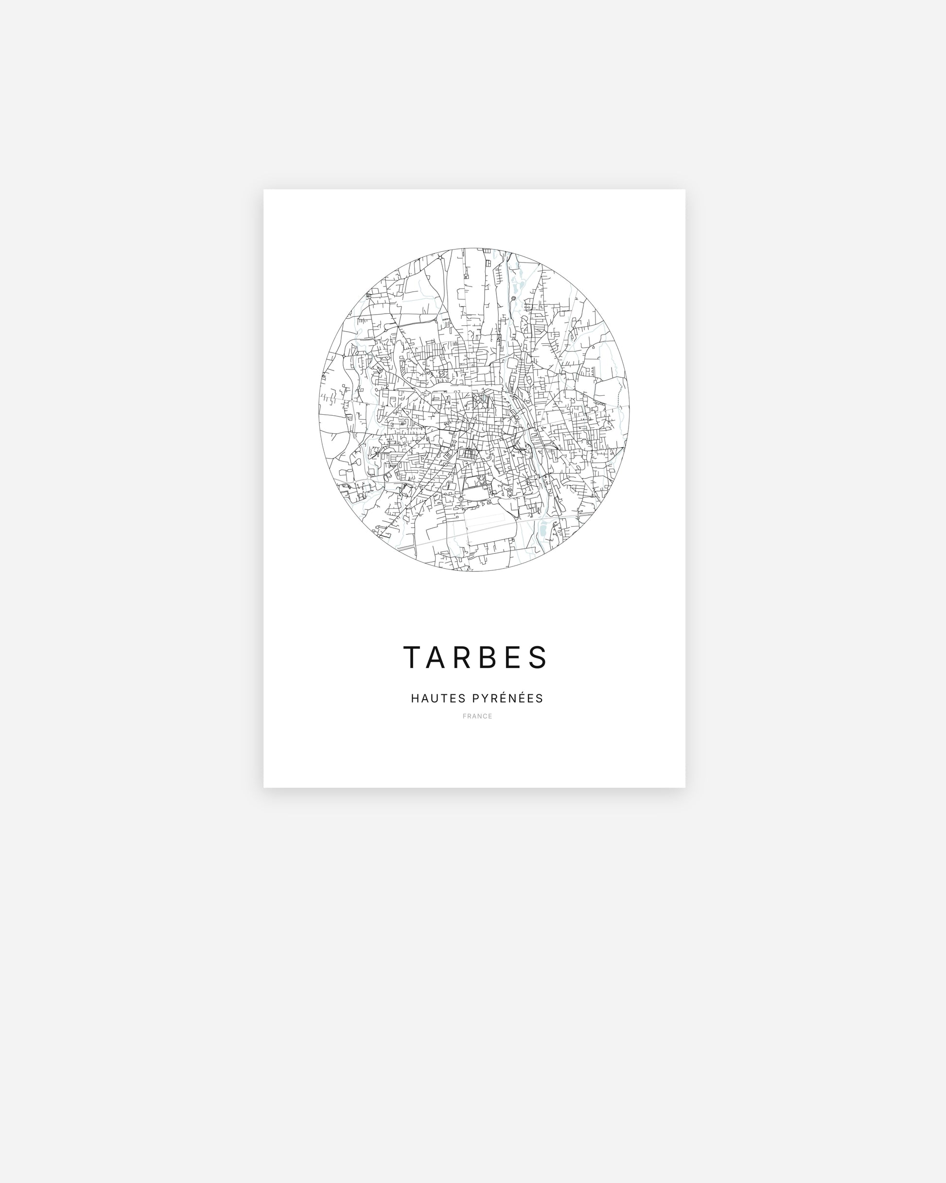 Affiche minimaliste de Tarbes représentant le plan de la ville en design épuré.