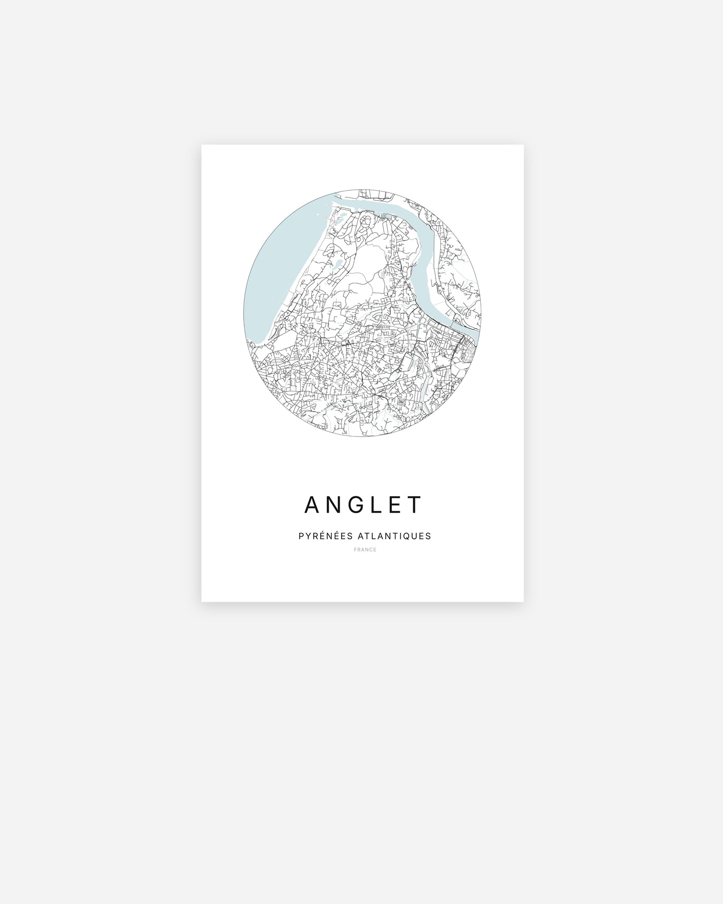 Affiche minimaliste d’Anglet représentant le plan de la ville en design épuré.