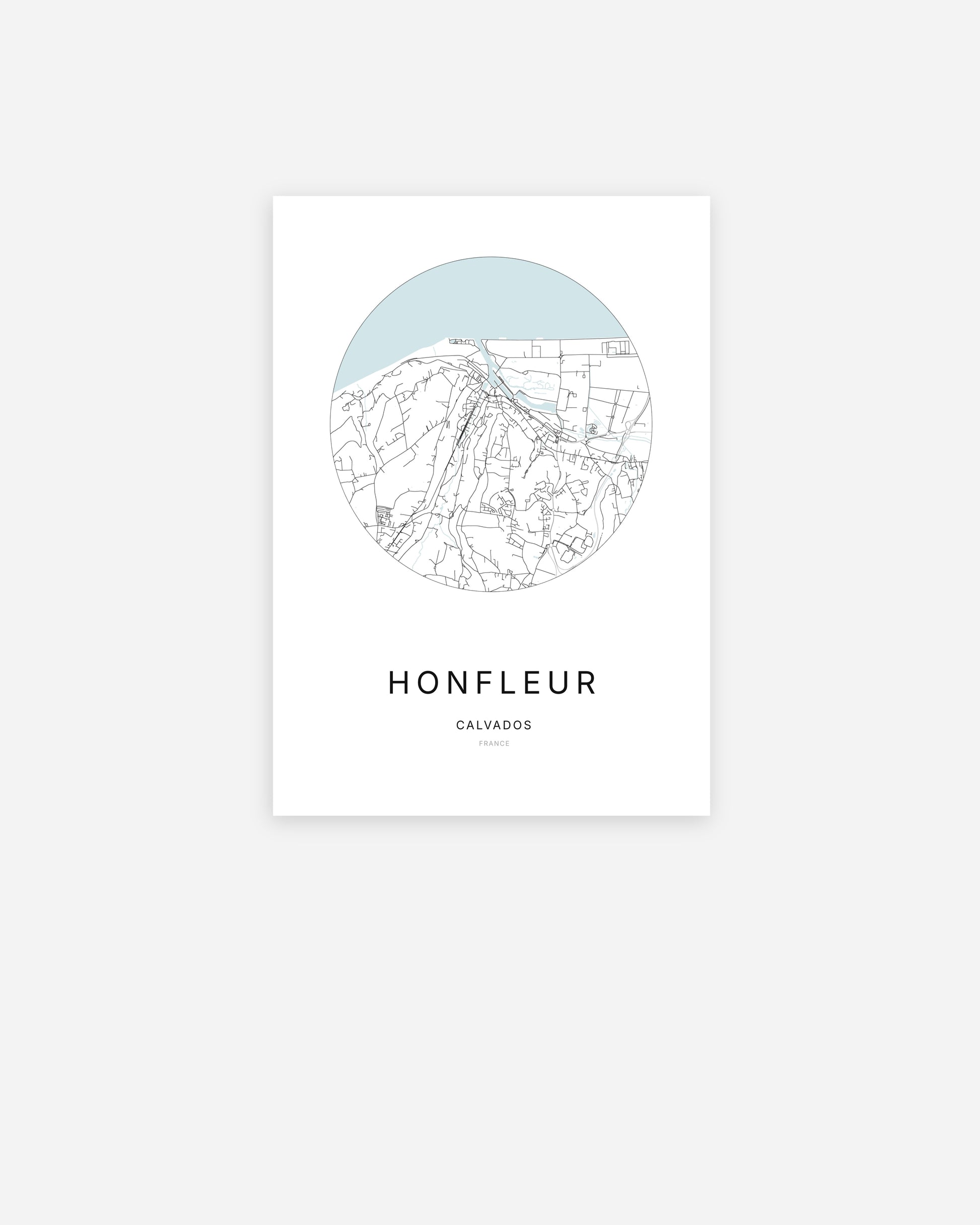 Affiche minimaliste de Honfleur représentant le plan de la ville en design épuré.