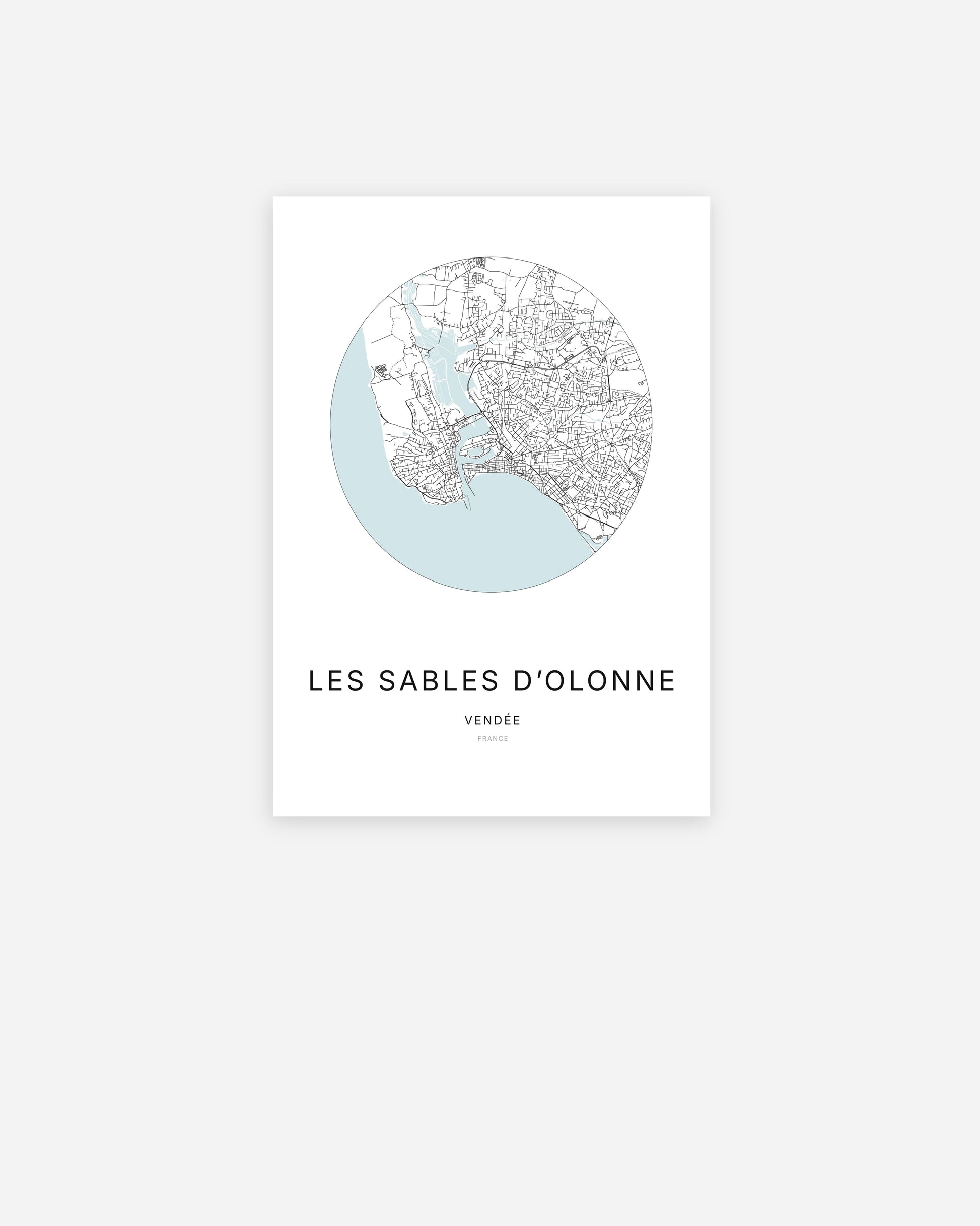 Affiche minimaliste des Sables-d’Olonne représentant le plan de la ville en design épuré.
