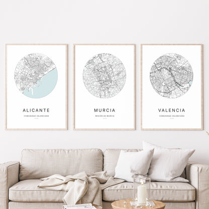 Trio d'affiches de Murcia, Alicante et Valencia dans un salon.