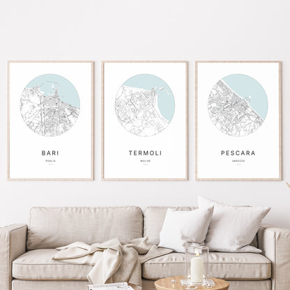Trio d'affiches de Termoli, Bari et Pescara dans un salon.