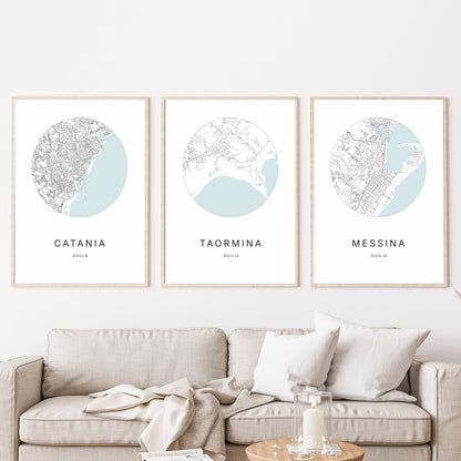 Trio d'affiches de Taormina, Catania et Messina dans un salon.