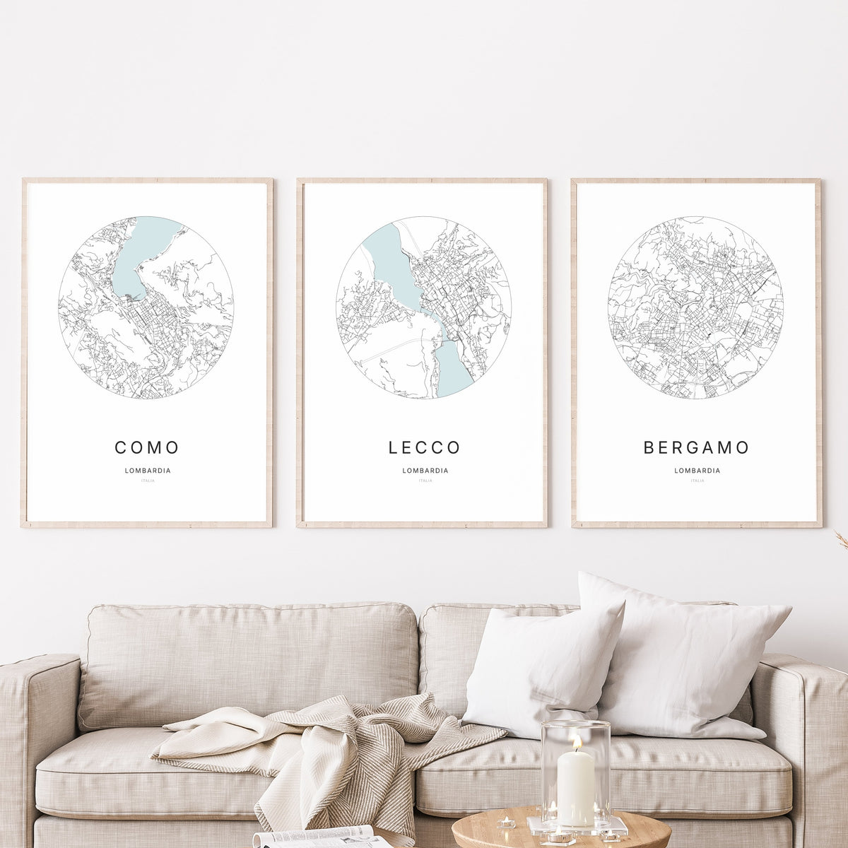 Trio d'affiches de Lecco, Como et Bergamo dans un salon.