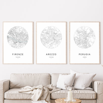 Trio d'affiches de Arezzo, Firenze et Perugia dans un salon.