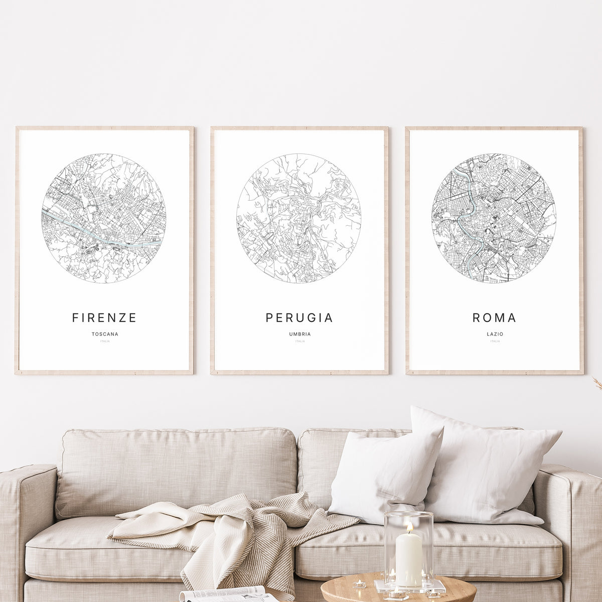 Trio di poster di Perugia, Firenze e Roma in un soggiorno.