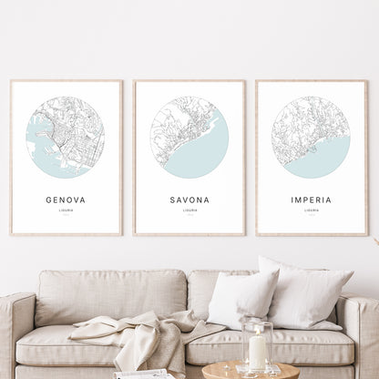 Trio d'affiches de Savona, Genova et Imperia dans un salon.