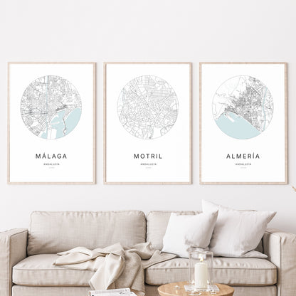 Trio d'affiches de Motril, Málaga et Almería dans un salon.