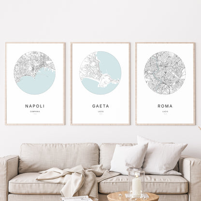 Trio d'affiches de Gaeta, Napoli et Roma dans un salon.