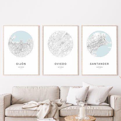 Trio d'affiches d'Oviedo, Gijón et Santander dans un salon.