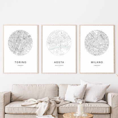 Trio d'affiches d'Aosta, Torino et Milano dans un salon.